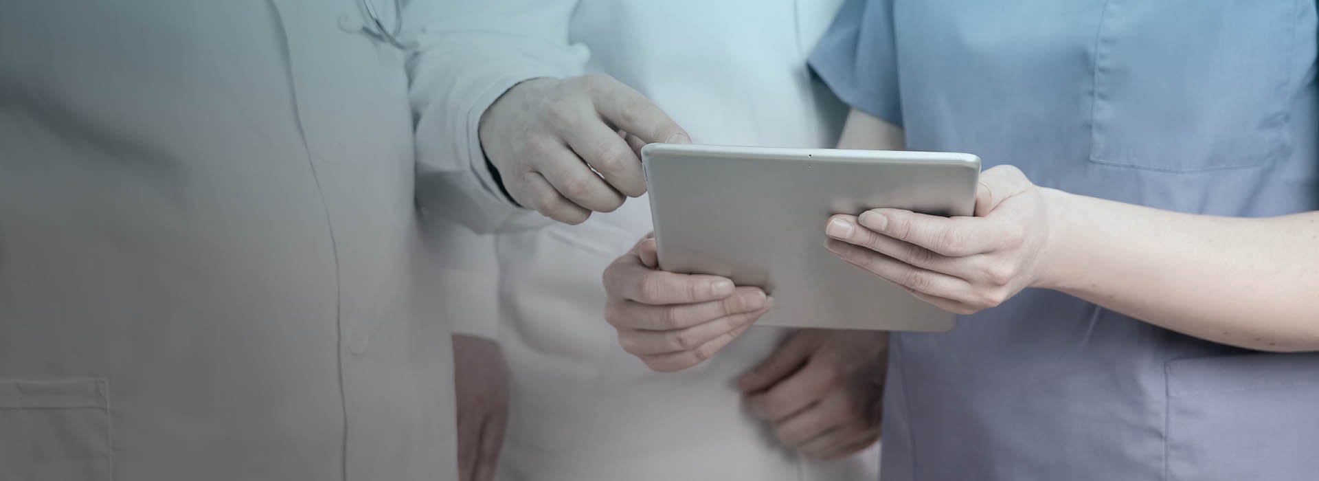 DIGITALLY TRANSFORMING NHS CLINICIANS WORK-1920x700